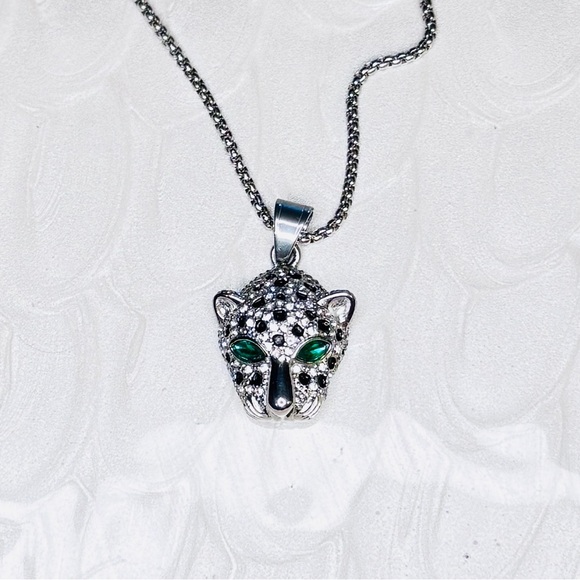 Sparkly Leopard Head Pendant Necklace | Emerald Eyes | Statement Jewelry - Picture 3 of 5